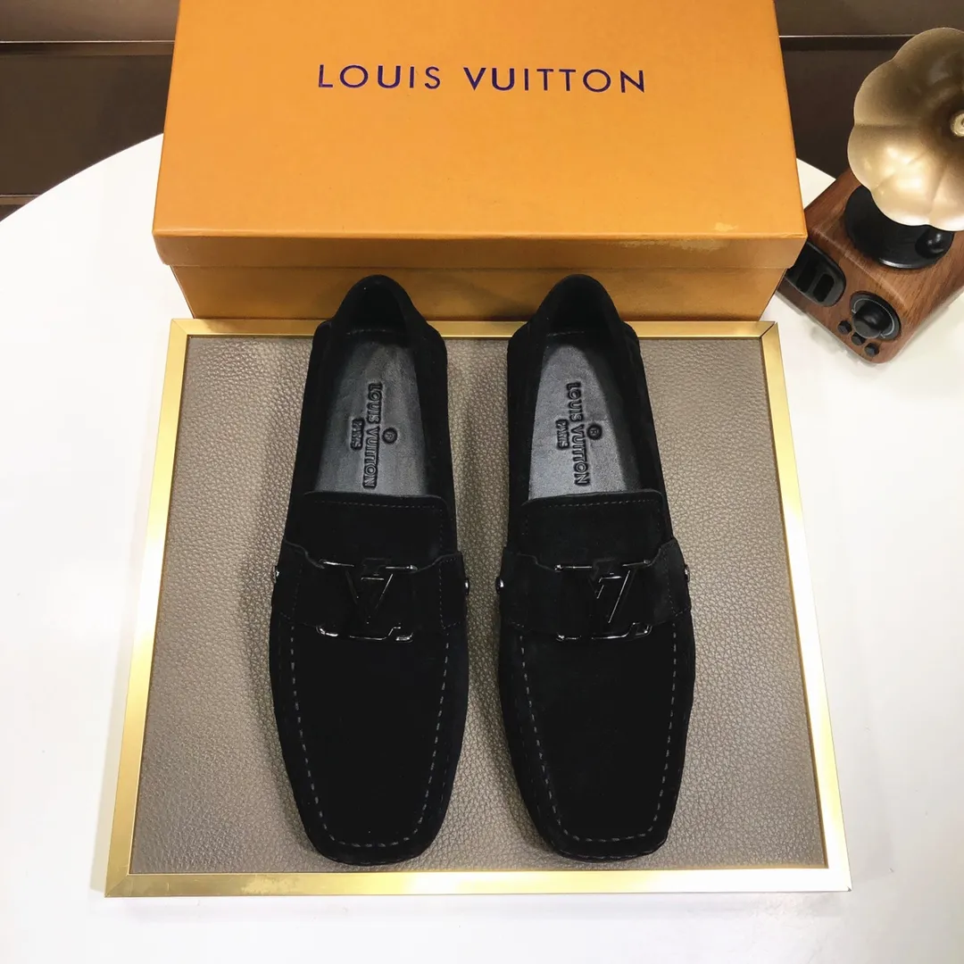 Men's men's shoes 💰420💰 [LV Doudou shoes] (water-dyed cowhide lining) new model is on the market, available on the official website. The new Doudou shoes are processed into single-color materials, and the uppers are made of imported cowhide material. The body of the shoe is fully hemmed with mark thread, and is lined with imported original cowhide leather. The elegant shoe shape is super suitable for all-matching, and the size is 38-44.